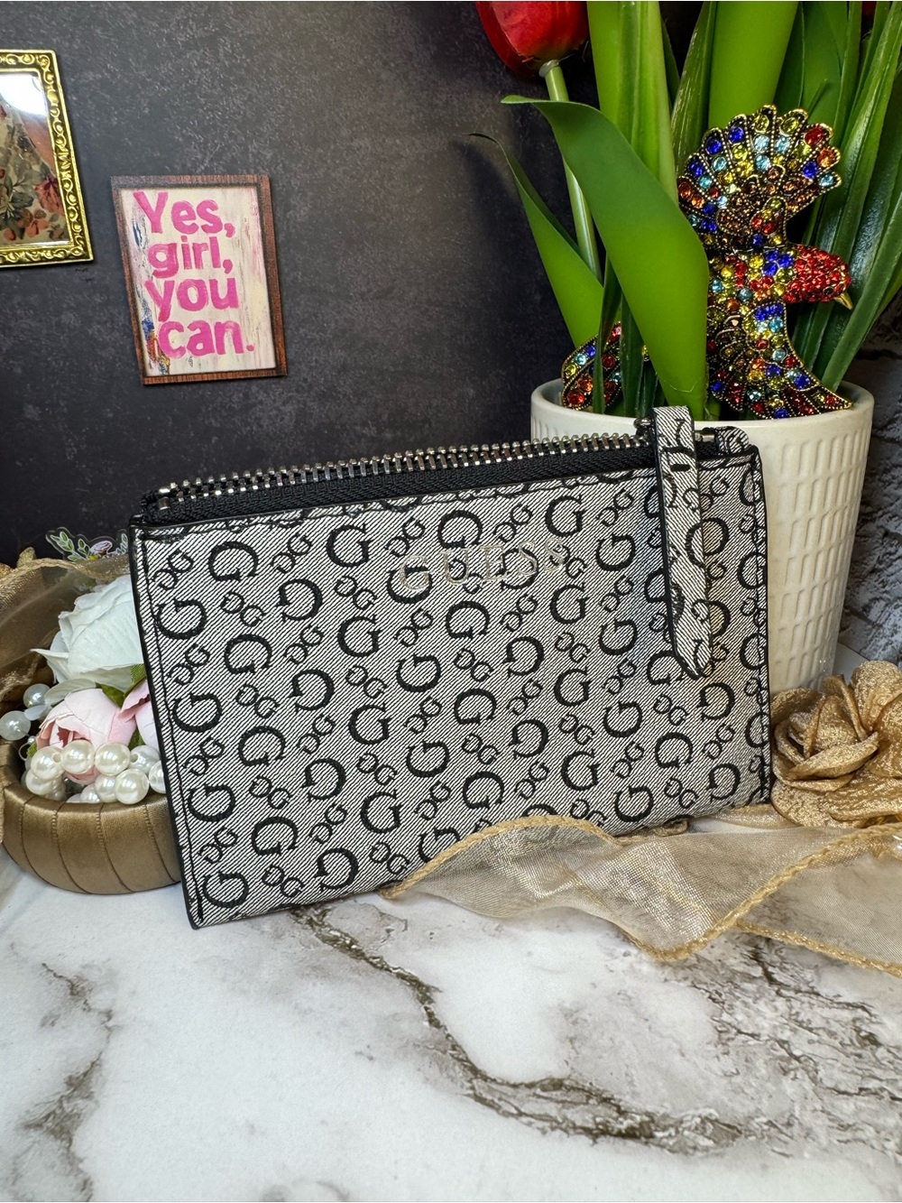 Guess Wristlet - Picture 1 of 8